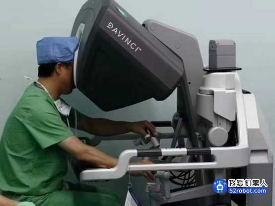 达芬奇手术机器人“三头六臂” 助力完整切除复杂巨大腹膜后肿瘤