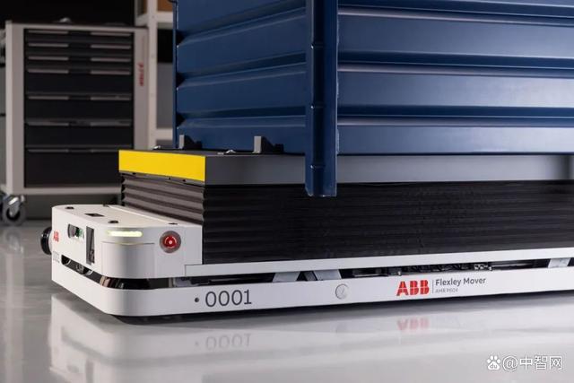 ABB推出全新品牌形象的自主移动机器人产品组合