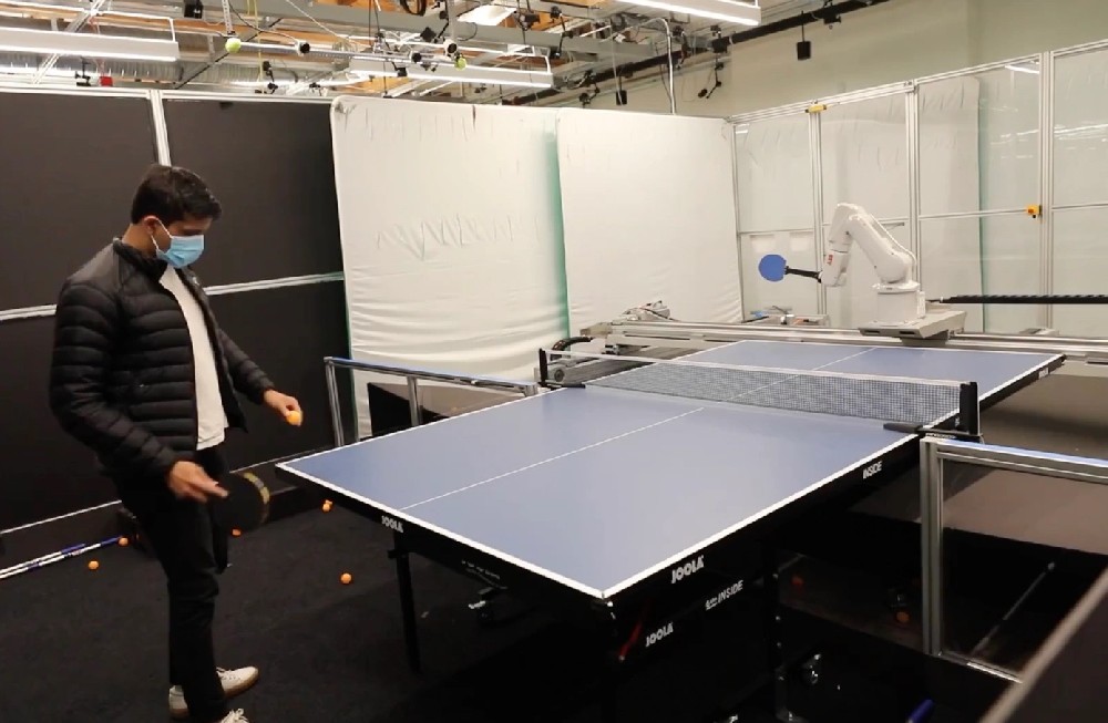 谷歌开发乒乓球机器人：一回合可接球340次，探索动态高速人机互动