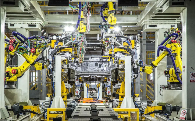 比亚迪采购9000台机器人，王传福重走富士康“老路”？