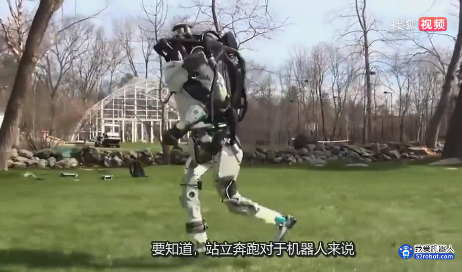 波士顿Atlas机器人再度升级，实现奔跑登高，它到底还有多少本领？