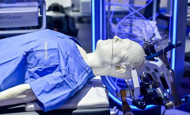 上海进博会：“手术机器人总动员”上演，医院称“任重道远”