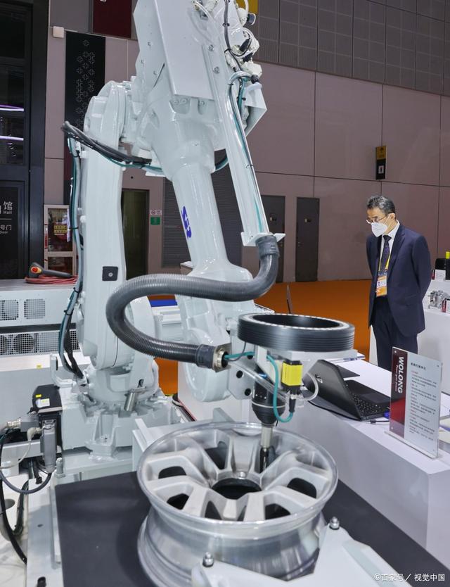 工业机器人在汽车制造工业中的应用和发展