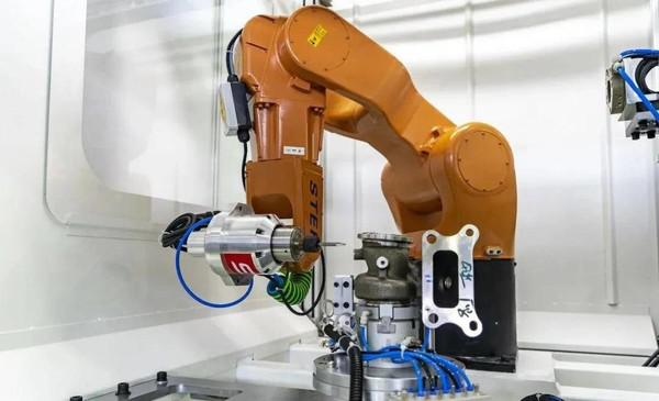 外媒：中国首次超越美国 “世界机器人 2022 ”报告发布