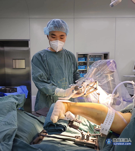 创伤骨科手术机器人在重医附一院成功开机