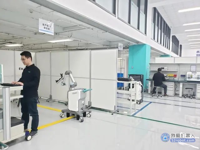 医疗眼科手术机器人，正从高端医疗器械CDMO平台车间产出