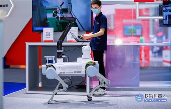 迎接“机器人+”时代，联想领跑制造业四足机器人创新应用