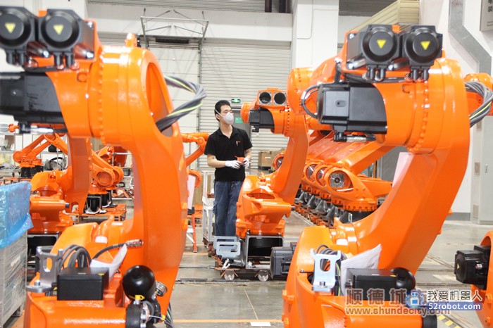 国内重载机器人全自动化产线亮相顺德，机器人生产机器人 “未来工厂