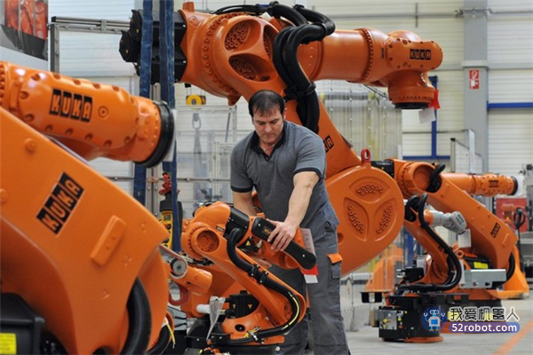 工业互联网周刊发布“2022工业机器人TOP100排行榜”