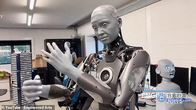 机器人向我们发出警告：未来个人权利不再受到尊重，人类社会充满压迫性！
