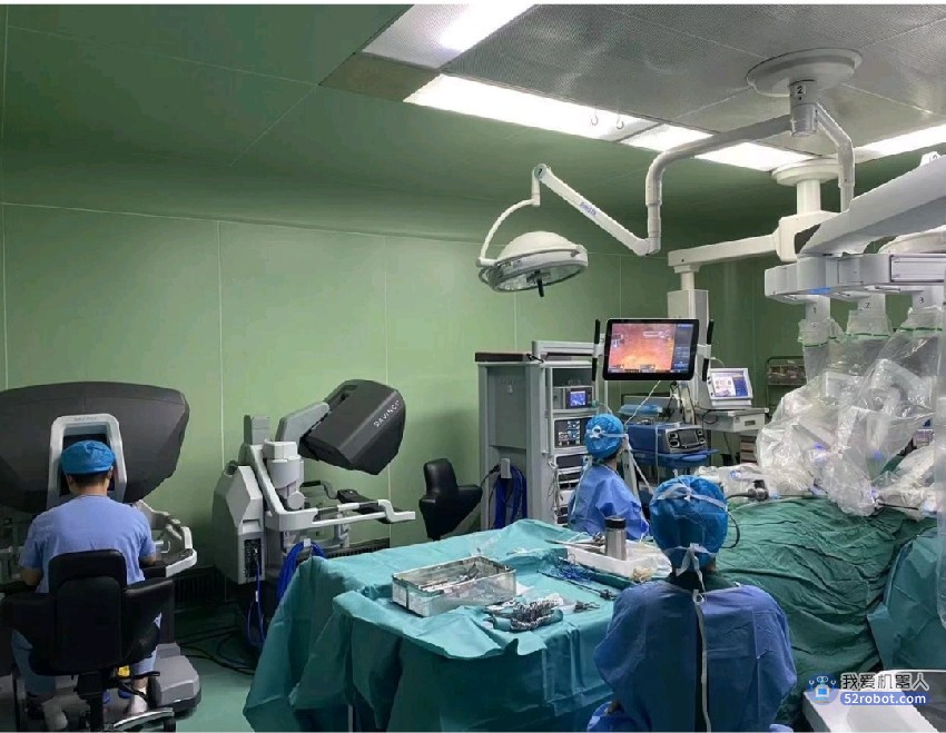 四川大学华西第四医院甲状腺乳腺外科成功进入手术机器人时代