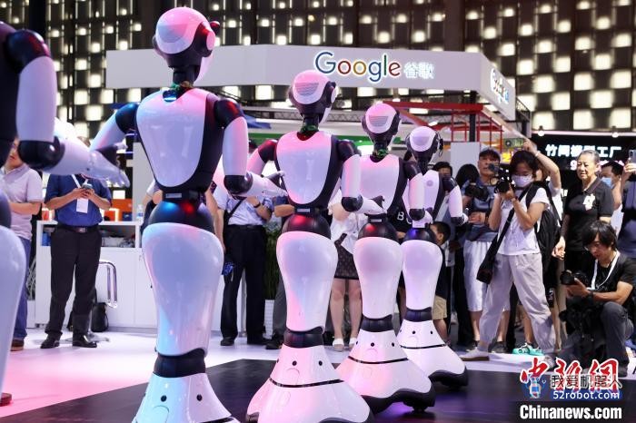 日本早稻田大学教授尾形哲也：智能机器人“有效”比“像人”更重要