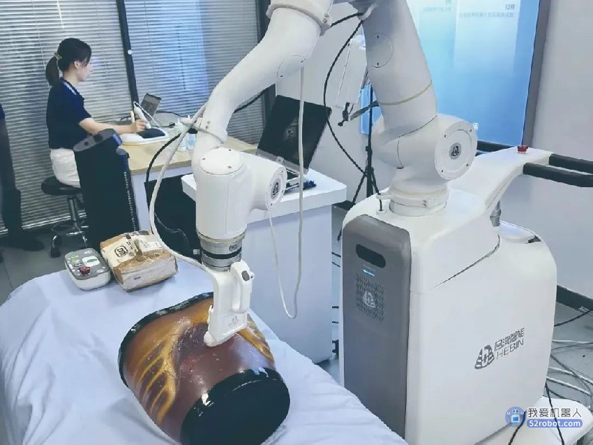 刘振：看爱人辛苦，他便造了一台智能医疗机器人