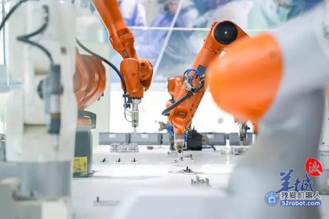 机器人生产机器人……粤字号工业机器人，妥妥的“智造能手”