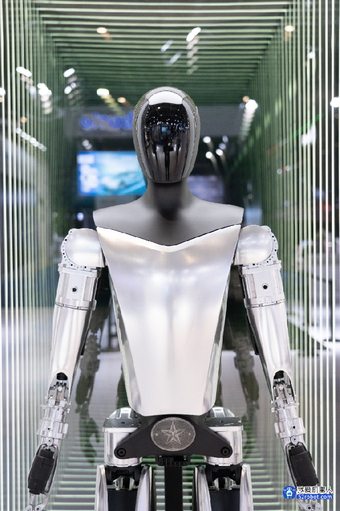 人形机器人Tesla Bot中国首秀 特斯拉那该死的魅力又回来了